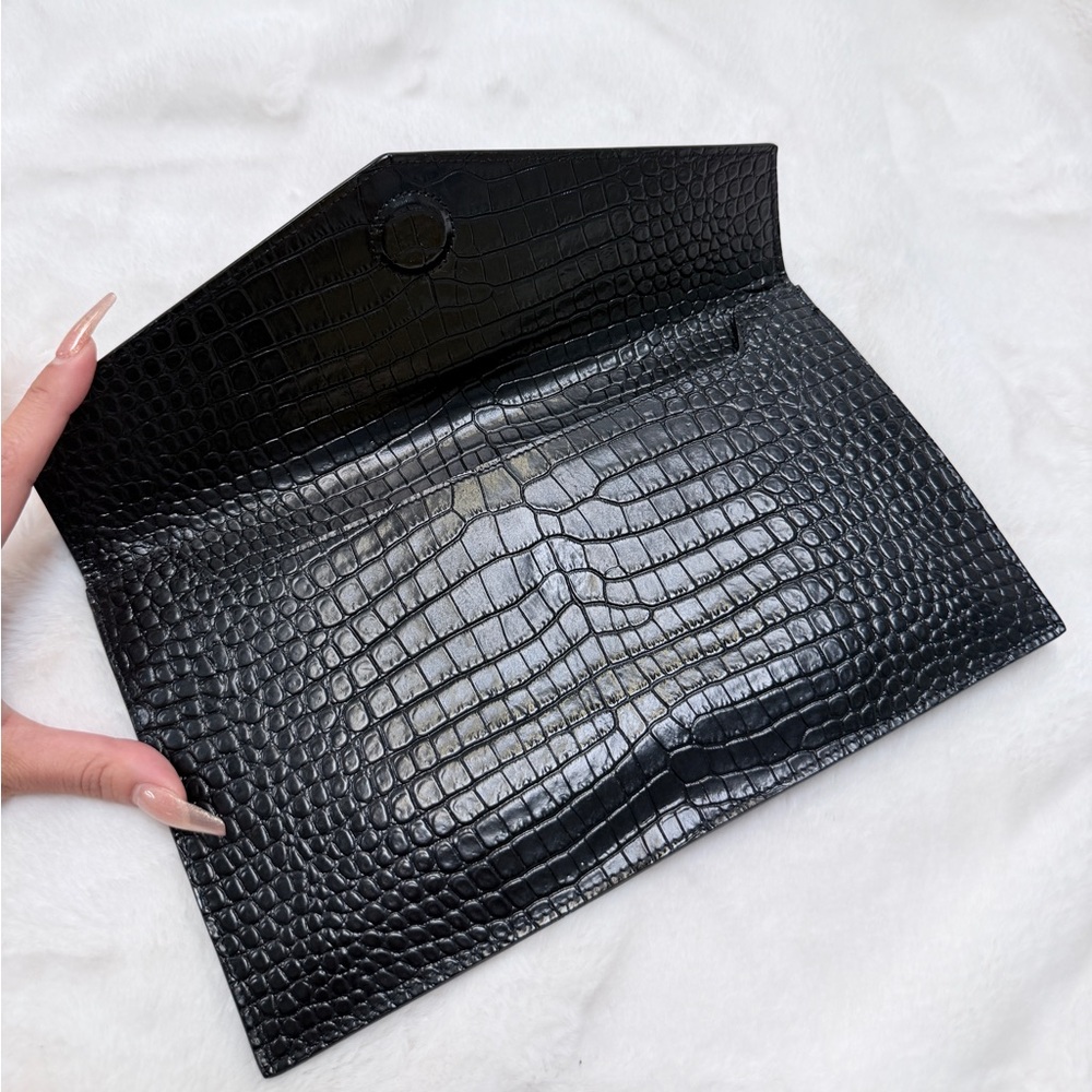UPTOWN POUCH IN CROCODILE-EMBOSSED SHINY LEATHER - Picture 5 of 13